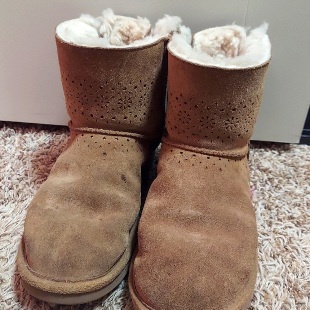 Ugg Boots with Tie Back